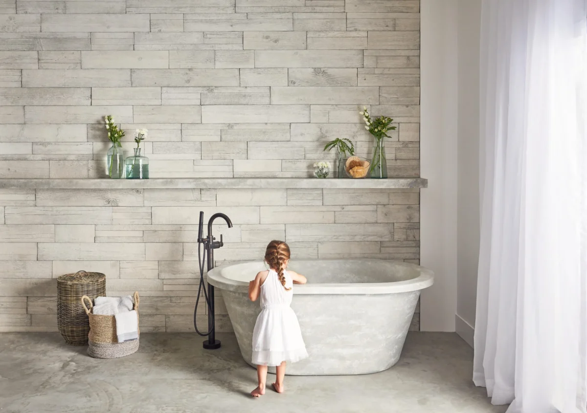 ES_Vintage-Ranch_Doverwood_Interior_Bath_talent_03-scaled