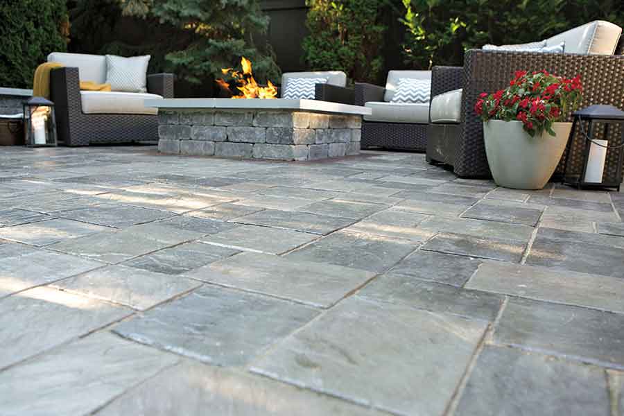 unilock-richclif-paver  src=